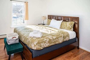 3 عدّة غرف نوم ومكواة/لوح كي وواي فاي مجانًا وملاءات أسرّة