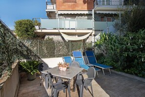 Outdoor dining - Apartment 'Alassio Mare E Non Solo' with Sea View, Wi-Fi and Air Conditioning (Alassio)