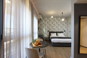 Studio | Desk, laptop workspace, free WiFi - Fair Grounds STU Univ. by Sea N' Rent (Tel Aviv)