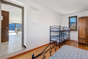 1 chambre, accès au Wi-Fi (inclus), literie fournie