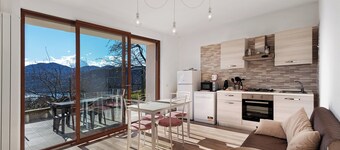 Apartment 'Luna' with Lake View, Shared Pool and Wi-Fi