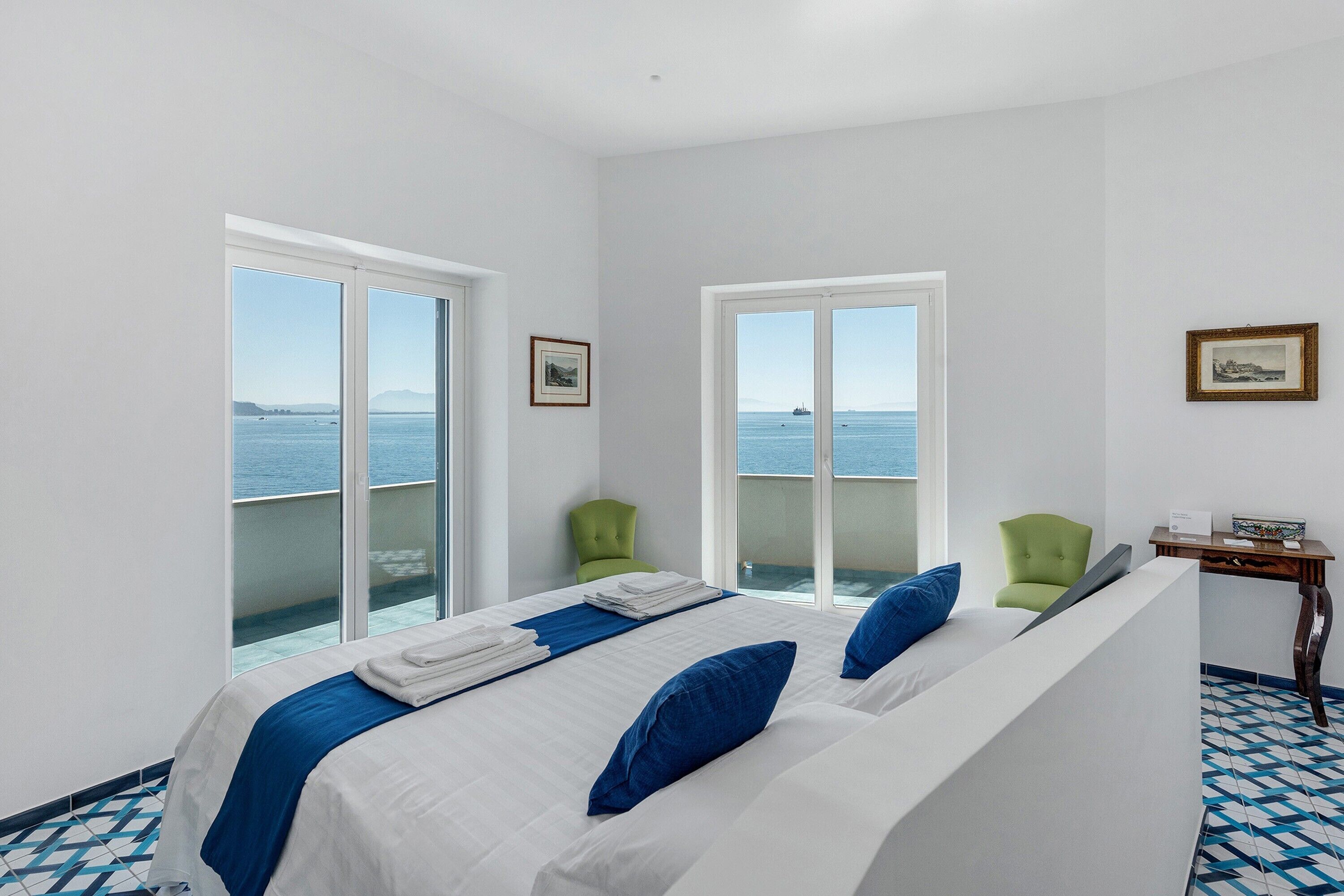 5 bedrooms, iron/ironing board, free WiFi, bed sheets