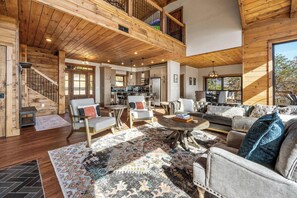 TV, peis, DVD-spiller og kontorer