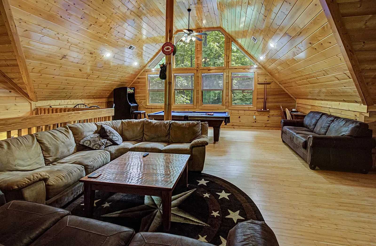 電視、壁爐、DVD 播放機、 辦公室