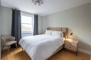1 chambre, bureau, fer et planche à repasser, Wi-Fi