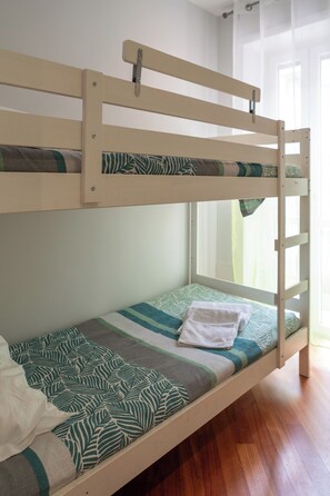 2 bedrooms, iron/ironing board, travel cot, WiFi
