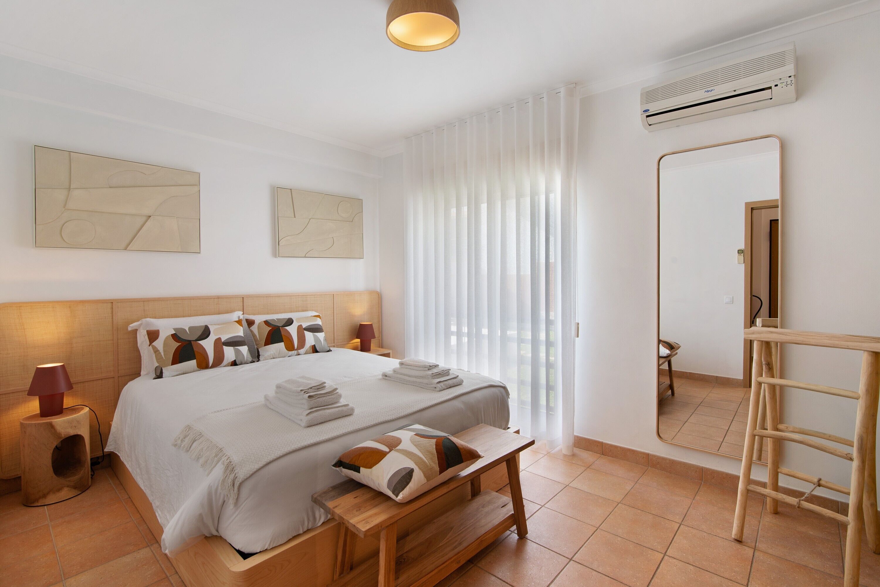 1 slaapkamer, een strijkplank/strijkijzer, gratis wifi, beddengoed