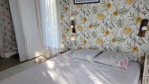 3 bedrooms, WiFi, bed sheets