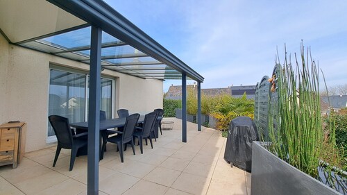 Maison familiale jardin terrasse proche lac Joué 8 p / 4 ch.