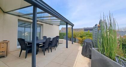 Maison familiale jardin terrasse proche lac Joué 8 p / 4 ch.