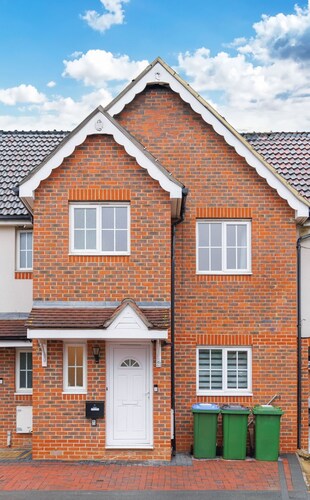 The Cozy Nook 3 Bedroom House & Free parking