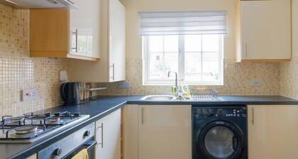 The Cozy Nook 3 Bedroom House & Free parking