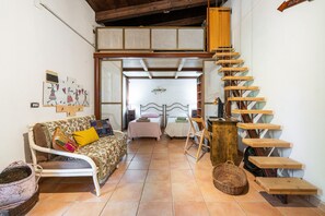 2 bedrooms, free WiFi, bed sheets - Pretty House: private 60 sqm patio, Wi-Fi, air conditioning. Relaxation and nature between countryside and sea (Villamassargia)