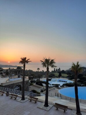 Pool - 2-room apartment with sea view and 5 swimming pools in SAINT RAPHAEL FREJUS CAP ESTEREL AGAY (Saint-Raphaël)