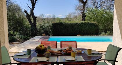 Very beautiful house with swimming pool that will enchant your vacations on fenced land