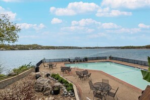 Pool - | 3B 3B | Lakefront | Seasonal Pool | Boat Slip | (Lake Ozark)