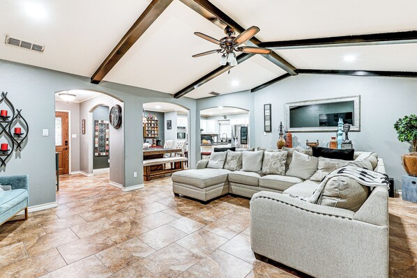 House (3 Bedrooms) | Interior