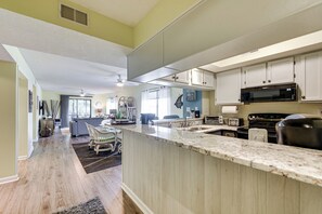 Apartment (2 Bedrooms) | Interior - 1 Mi to Coast: Myrtle Beach Condo w/ Balconies! (Myrtle Beach)