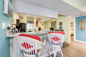 Apartment (2 Bedrooms) | Interior - 1 Mi to Coast: Myrtle Beach Condo w/ Balconies! (Myrtle Beach)