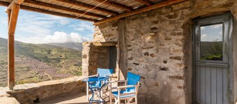 Appartement 'Alonaki Tinos Rental' avec vue sur la montagne, Wi-Fi et climatisation
