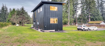 2 Mi to Warm Beach: Family Gem w/ Views