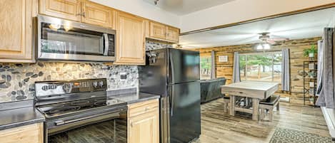 House (3 Bedrooms) | Interior
