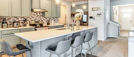 House (4 Bedrooms) | Interior