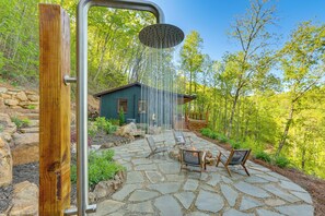 Interior - Sauna + Views: Private Franklin Cabin on 10 Acres (Franklin)