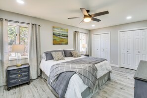 Interior - Waterfront Lake Coronado Home w/ Deck & Views (Hot Springs Village)