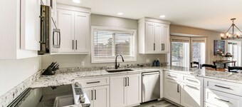 科羅納多湖畔家庭度假屋，附甲板及美景