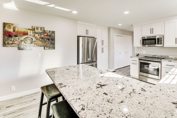 House (3 Bedrooms) | Interior