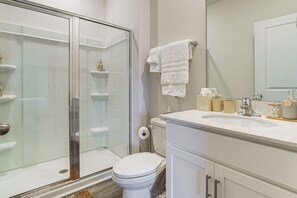 Interior - 3 Mi to Lake Hickory: Family Home w/ Fire Pit! (Hickory)