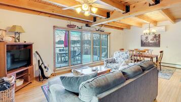 House (4 Bedrooms) | Front of property