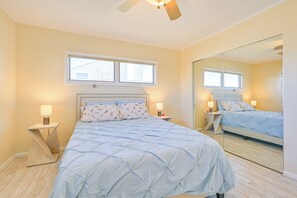 House (3 Bedrooms) | Interior - Bayfront Home in Patchogue w/ Deck & Fishing Dock (Patchogue)