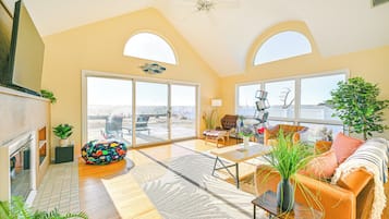 House (3 Bedrooms) | Front of property