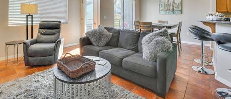 Apartment (2 Bedrooms) | Front of property