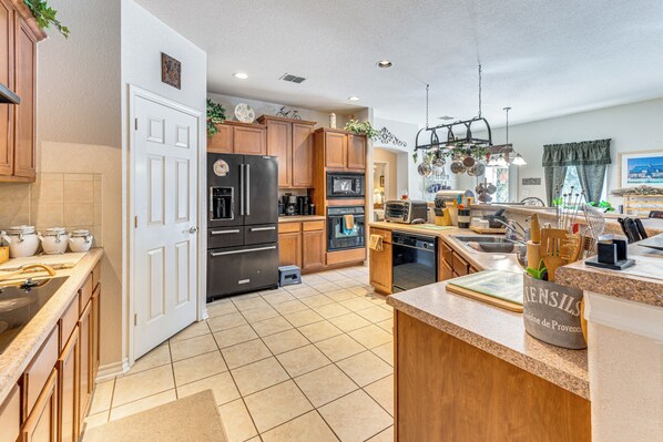 House (4 Bedrooms) | Interior - Spacious San Antonio Home w/ Outdoor Oasis! (San Antonio)