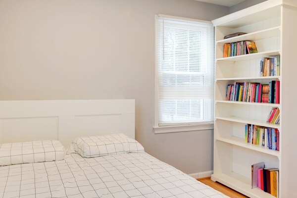 Dc Area Home ~ 1 Mi To Metro: Wfh Friendly! - Silver Spring, MD