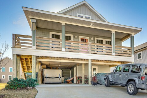 Walk to Beach: Apt w/ Private Hot Tub!