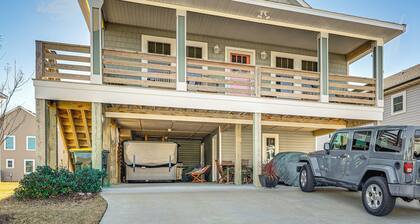 Walk to Beach: Apt w/ Private Hot Tub!