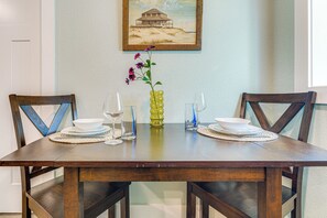 Apartment (1 Bedroom) | Interior - Walk to Beach: Apt w/ Private Hot Tub! (Kill Devil Hills)