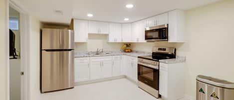 House (3 Bedrooms) | Front of property