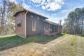 House (1 Bedroom) | Interior - Cabin w/ Deck & Mountain Views Near Gatlinburg! (Cosby)