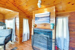 Interior - Cabin w/ Deck & Mountain Views Near Gatlinburg! (Cosby)