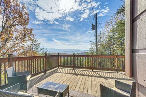 House (1 Bedroom) | Interior - Cabin w/ Deck & Mountain Views Near Gatlinburg! (Cosby)