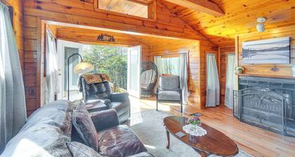 Cabin w/ Deck & Mountain Views Near Gatlinburg!