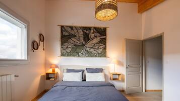 1 bedroom, iron/ironing board, free WiFi, bed sheets