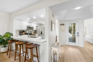 فرن، موقد طهي مسطح، غسالة أطباق، محمصة خبز