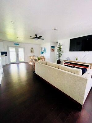 Smart TV, video games