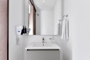 1 habitación y acceso a internet